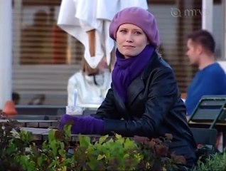 Salkkarit - Elina ja Ulla lesbobaarissa (2001)