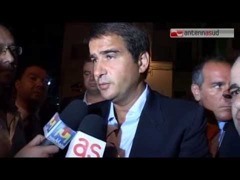 TG 12.02.15 Che fai ci cacci? , ormai è scontro Fitto-Berlusconi in FI