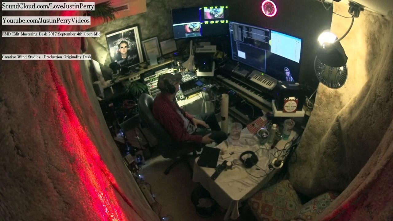Creative Wind Studios Production Originality Desk (1442)