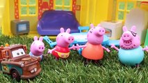 Peppa Pig Picnic Adventure Car with Disney Cars Mater and Disney Cars Toy Lightning McQuee