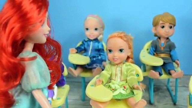 И Анна зверь красота красавица хулиганами задира челси Эльза часть в ребенок, начинающий ходить детей младшего возраста 1