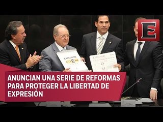 Senadores conmemoran 100 años de Excélsior