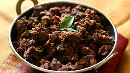 'ബീഫ് കഴിക്കരുതെന്ന് ആര് പറഞ്ഞു?' | Oneindia Malayalam