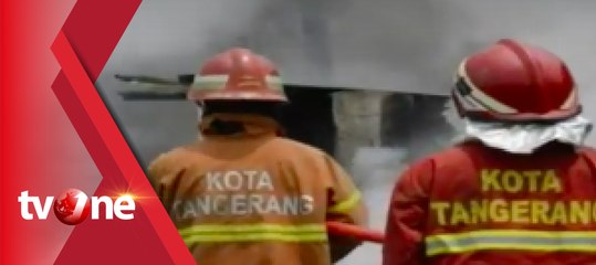Akibat Puntung Rokok, Api Melalap Rumah Pengepul Barang Bekas di Tangerang