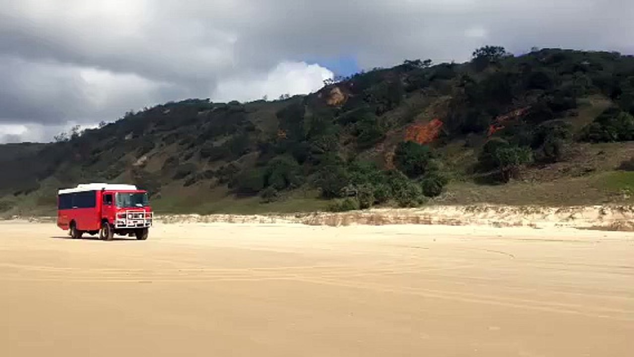 Driving on Fraser Island | Fraser Island Tours | Fraser Island Packages