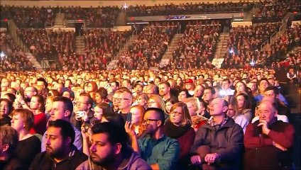 Un magicien manque de très peu de se noyer durant un tour en direct