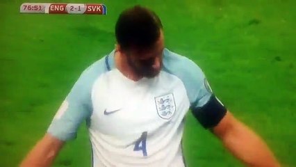 L'Anglais Dele Alli fait un doigt d'honneur à Clément Turpin
