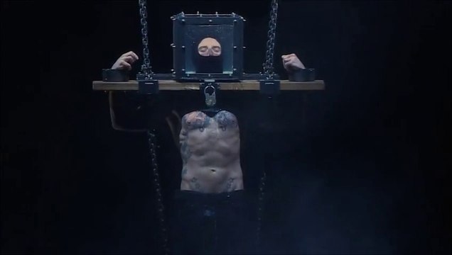 Ce magicien a bien faillit se noyer en direct à la TV. Tour raté