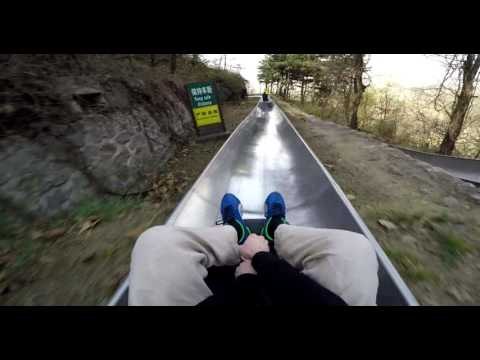 Vlogger Performs Daring Toboggan Run on Great Wall of China
