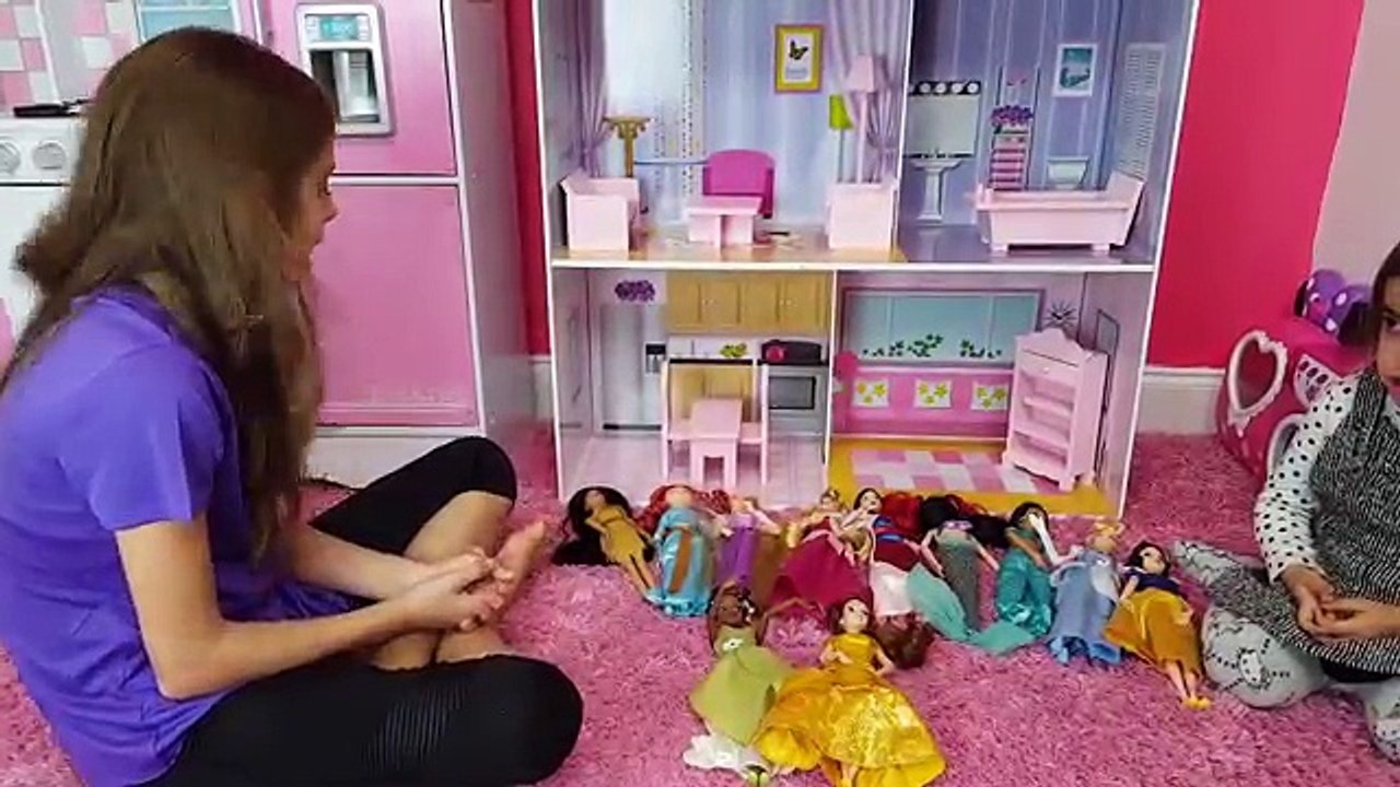 Emilys Magic Doll House 1