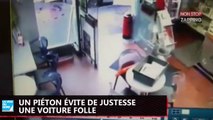 Un piéton évite le pire frôlé par une voiture folle (vidéo)