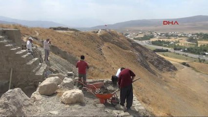 Van 2 Bin 750 Yıllık Urartu Nekropolü Gün Işığına Çıktı
