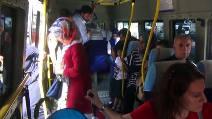 15 Saniyede Minibüsteki Paraları Çalan Hırsız
