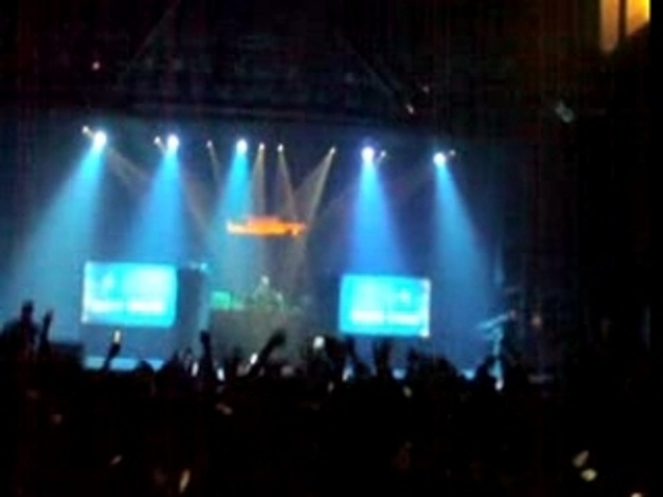 RAZMATAZZ........BEN SIMS