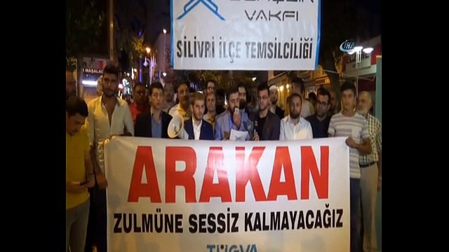Arakanlı Müslümanlara yapılan zulmü protesto eden gruba hakaretler yağdırdılar