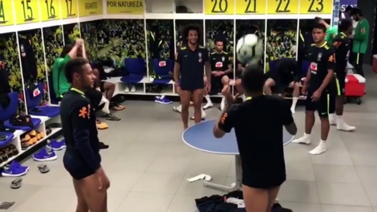 Les petits jeux de Neymar, Marcelo, Thiago Silva et Dani Alves