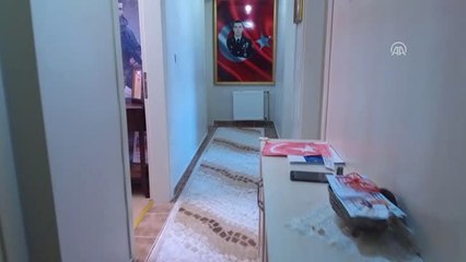Şehit Oğlunun Hatıralarıyla Yaşıyor