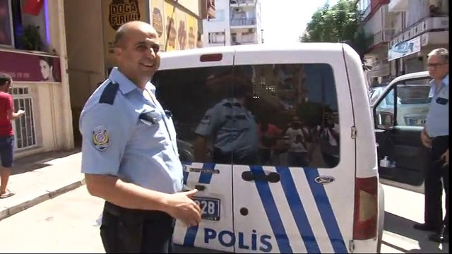 Mahallelinin Travesti İsyanı