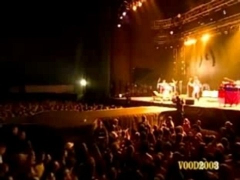 White Stripes - dead leaves and the dirty ground (live)