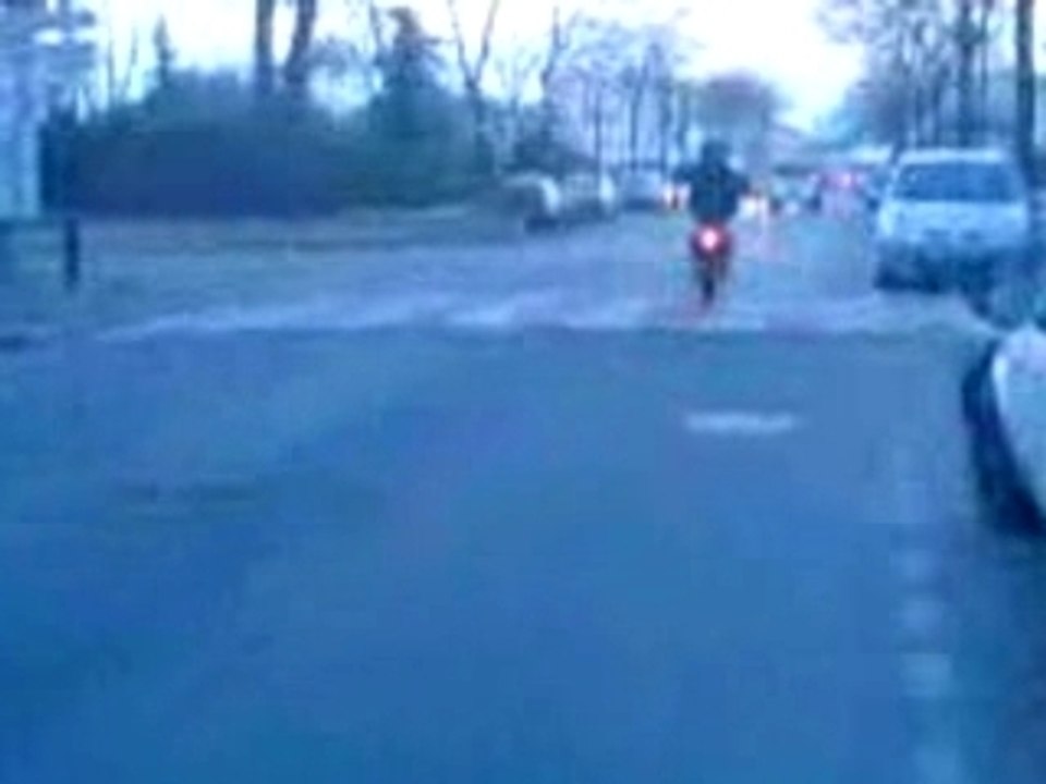 scooter stunt levette