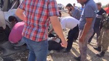 Tarım İşçilerini Taşıyan Minibüs Takla Attı: 1 Ölü, 14 Yaralı