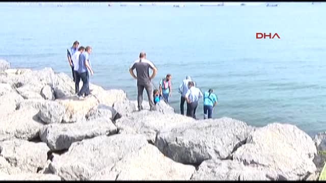 Zeytinburnu Sahilinde Denizde Erkek Cesedi Bulundu