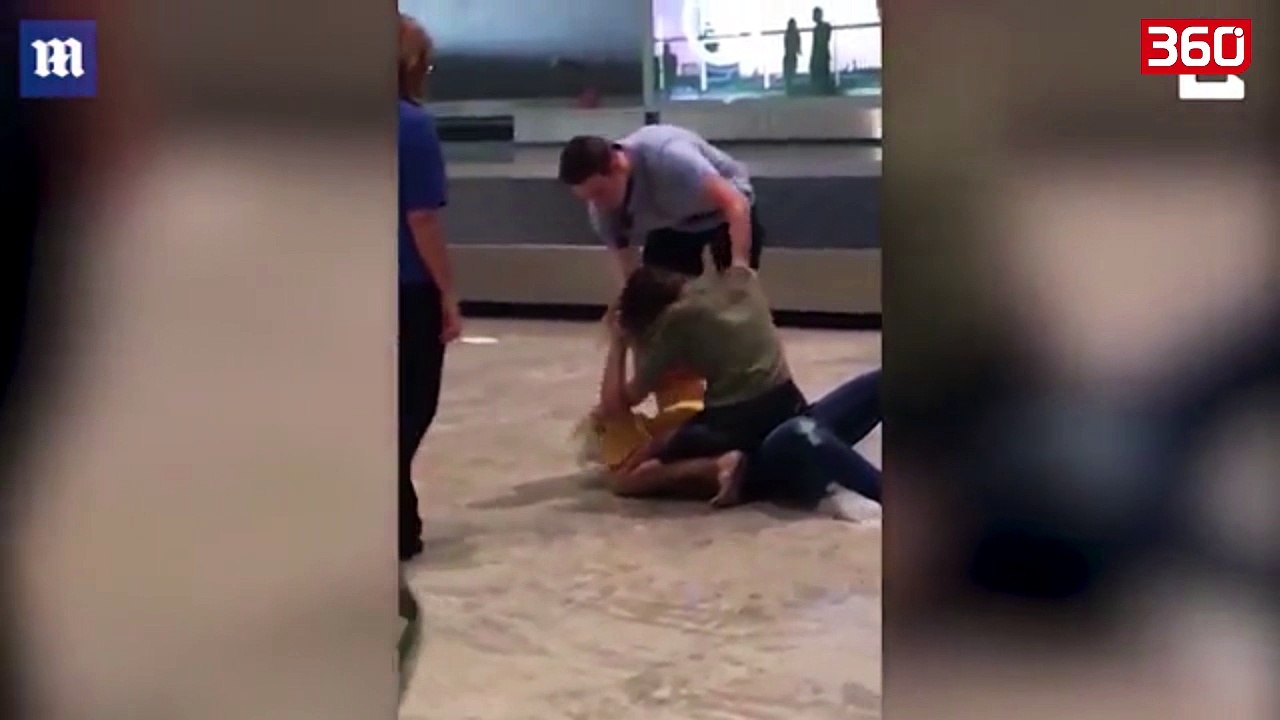 2 gra kapen prej flokesh ne aeroport (360video)