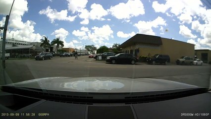 Un cycliste ignore le code de la route et se fait punir sur place !