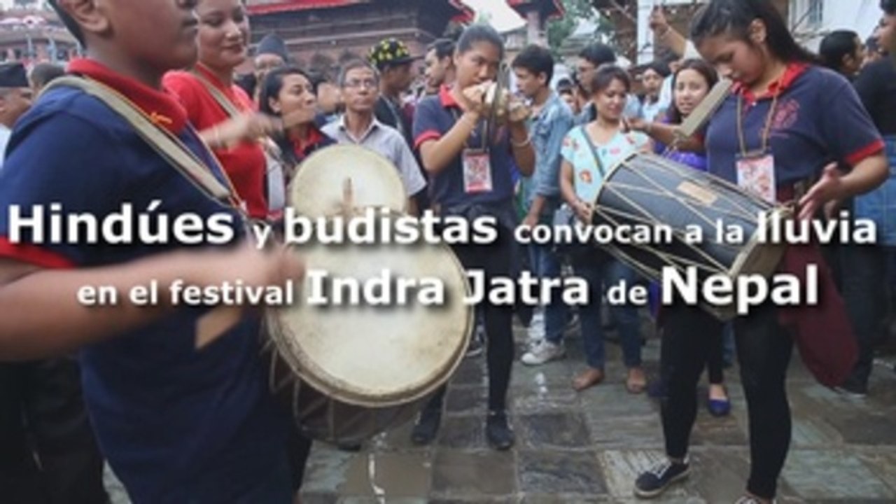 Hindúes y budistas convocan a la lluvia en el festival Indra Jatra de Nepal
