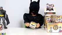 Homme chauve-souris aveugle boîte de cas amusement amusement mystère de de jouets déballage contre superman minis surprise ckn