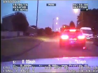Des braqueurs réussissent à échapper à la police avec une Audi RS6 ayant 2 pneus crevés