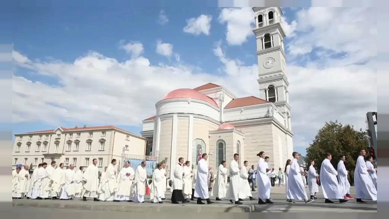 Mutter-Teresa-Kirche im Kosovo geweiht