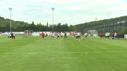 Télécharger la video: Beşiktaş, Kardemir Karabükspor Maçı Hazırlıklarını Sürdürdü