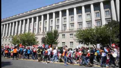 Las calles de Washington se llenan de "soñadores" tras el fin de DACA