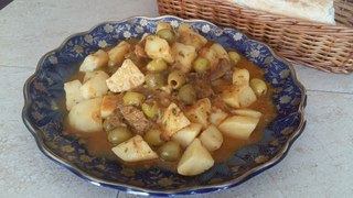 Tagine de Boeuf aux Pommes de Terre & Olives - Beef Tagine with Potatoes - طاجين بلحم البقر والبطاطا
