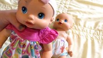 Vivant américain et bébé garçon vêtements poupée fille jumeaux humidifie N mouvements