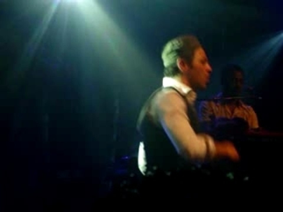 christophe mae dance concert