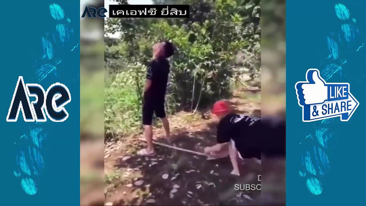 oh-my-god!-the-god-also-have-to-simle-Funny-Clips 6