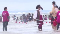 Deauville: Le Secours Pop a la Plage - Cherbourg BZH Télé