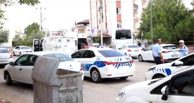 Mersin'deki Polis Karakoluna Saldırı Hazırlığındaki Canlı Bomba Vuruldu