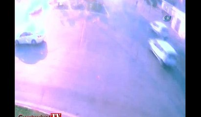 Yola düşen 155 bin liralık külçe altını alıp götürdü