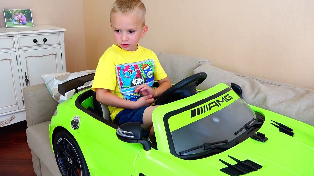 Bad Baby Битва за Машинки Magic Little Driver on Power Wheels Cars / Transform Colored Cars