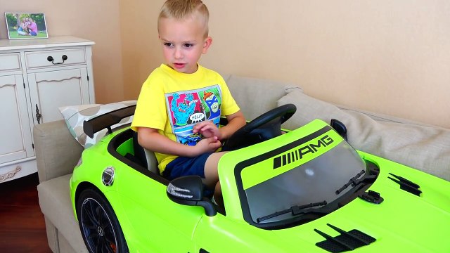 Bad Baby Битва за Машинки Magic Little Driver on Power Wheels Cars / Transform Colored Cars