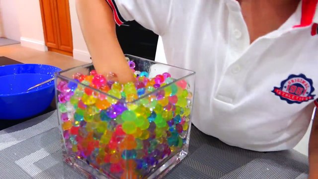 Bad Baby Полная Ванна Орбиз Magic Powers - Messy Orbeez Bath Party Spa