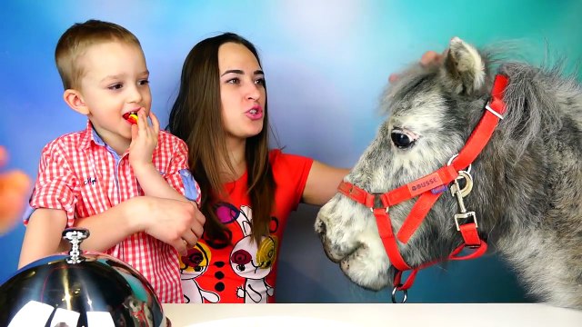 Обычная Еда против Мармелада Челлендж! Мама ПЛАЧЕТ! Real Food vs Gummy Food - Candy Challenge