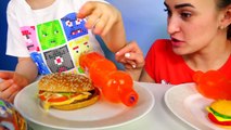 Обычная Еда против Мармелада Челлендж! БИТВА С ЕДОЙ - Real Food vs Gummy Food Challenge - Food Fight