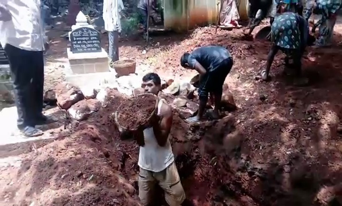 Gauri Lankesh : indrajit lankesh  told gauri last rites at lingayatha rudraboomi at chamrajpet