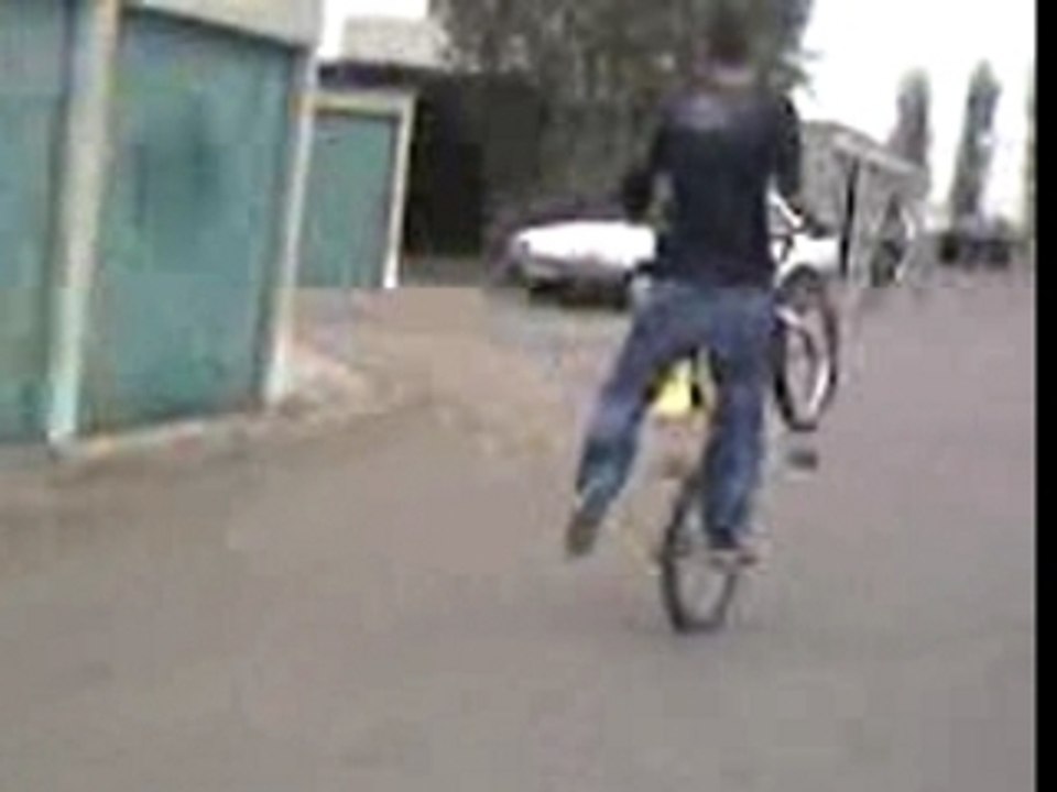 Stunt O Cèdre en vélo