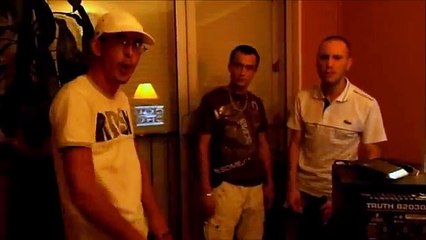 SADEK MADRE MIA (FEAT NINHO)