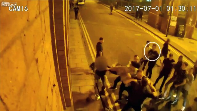 Une bagarre générale près d'un bar à Manchester !